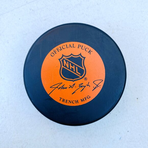 Vintage VANCOUVER CANUCKS NHL Hockey Official Puck by General Tire - Picture 2 of 4